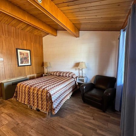 Ace Crown Motel Medicine Hat Zewnętrze zdjęcie
