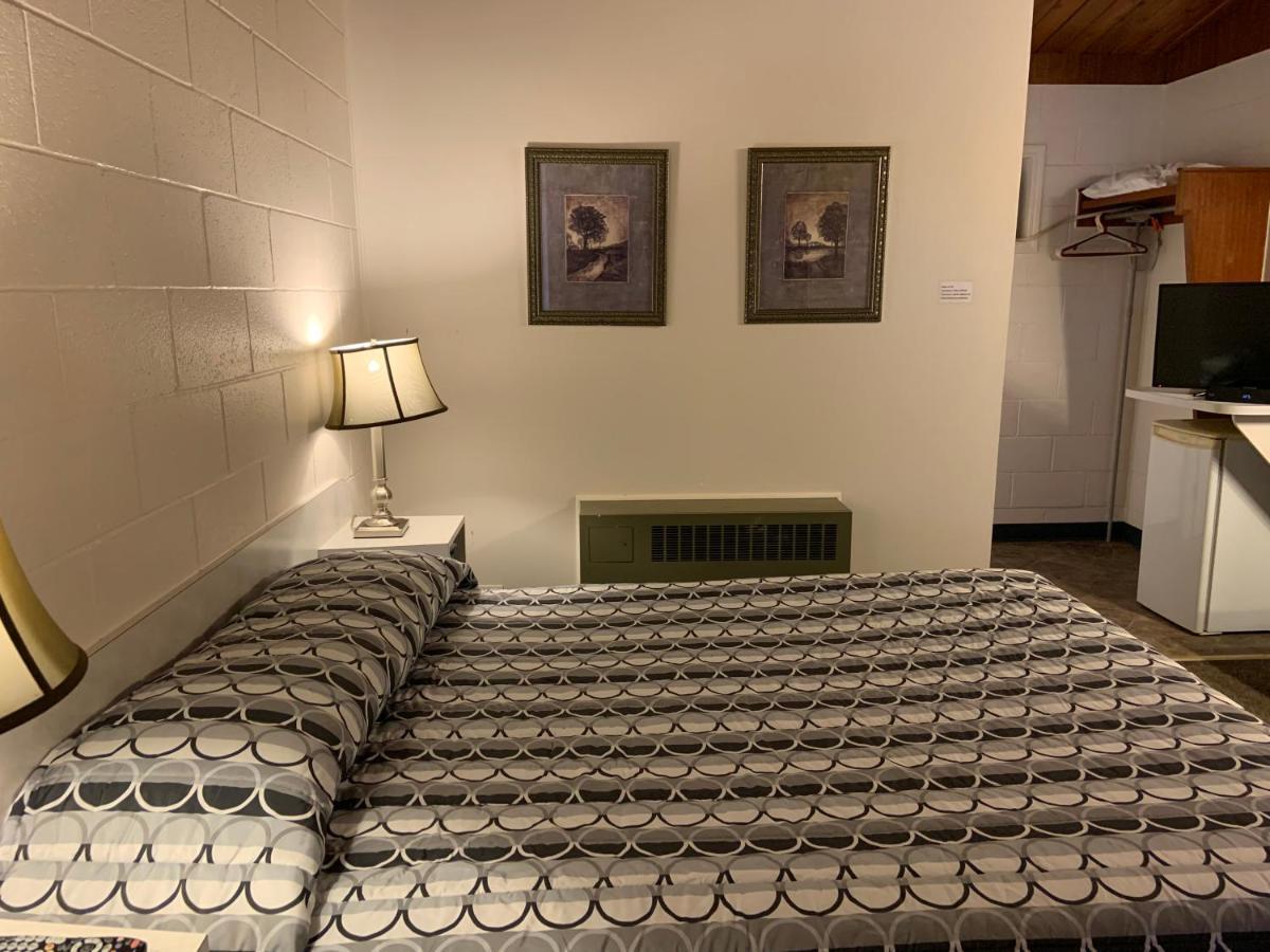 Ace Crown Motel Medicine Hat Zewnętrze zdjęcie