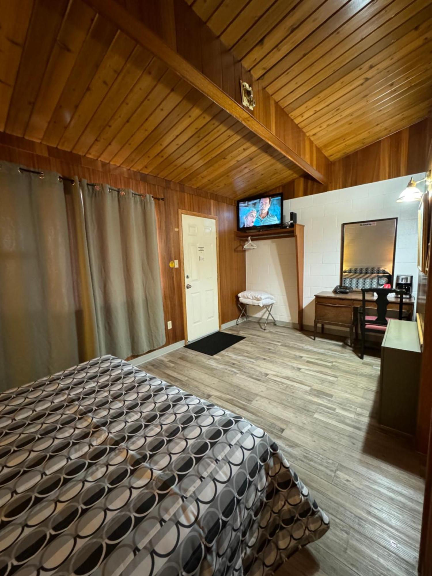 Ace Crown Motel Medicine Hat Zewnętrze zdjęcie