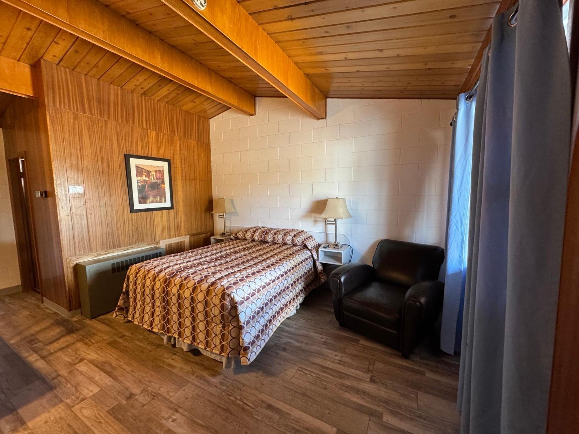 Ace Crown Motel Medicine Hat Zewnętrze zdjęcie