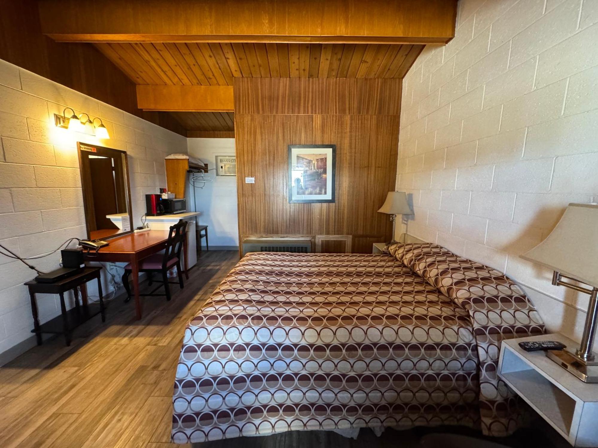 Ace Crown Motel Medicine Hat Zewnętrze zdjęcie