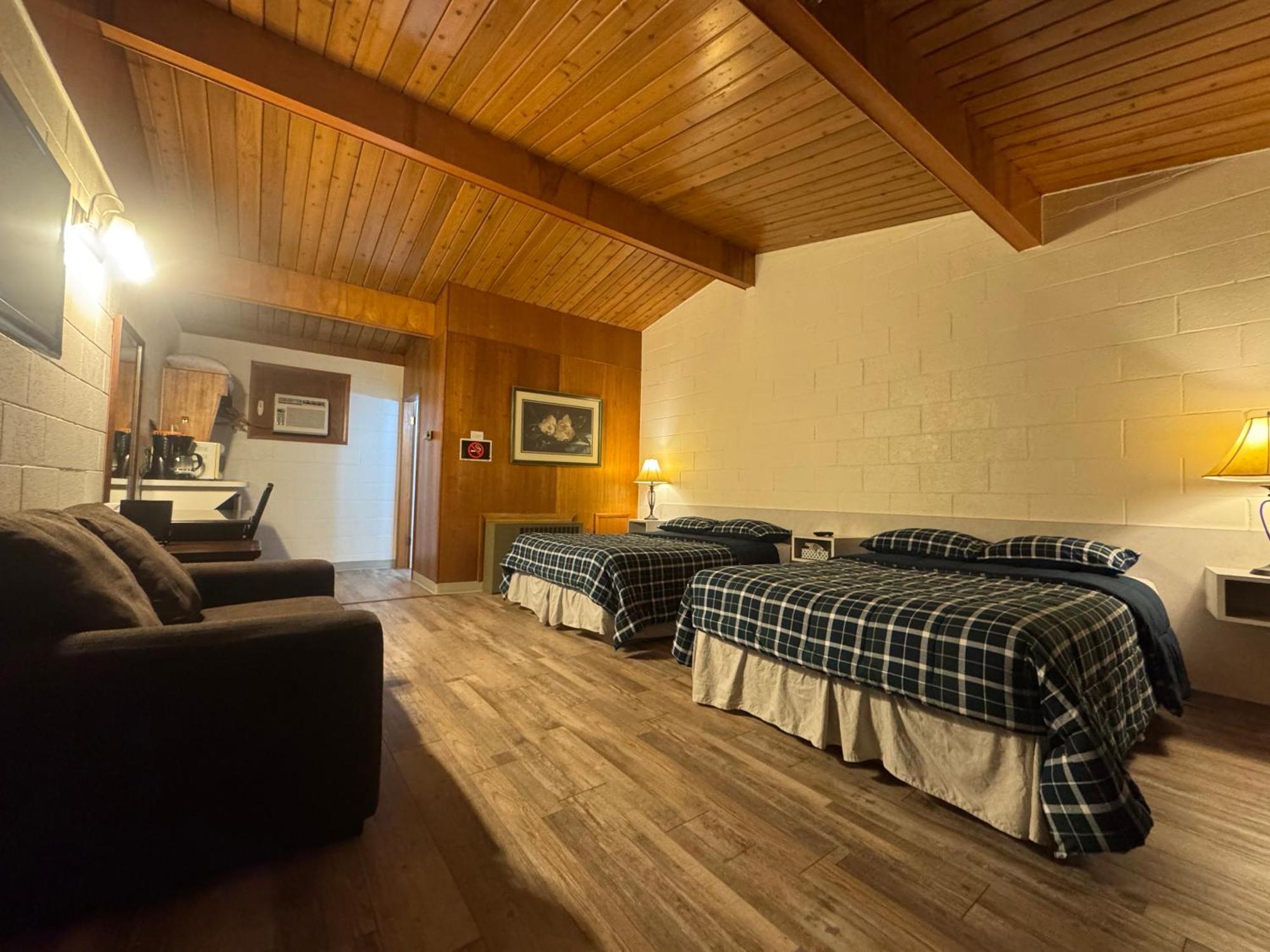 Ace Crown Motel Medicine Hat Zewnętrze zdjęcie