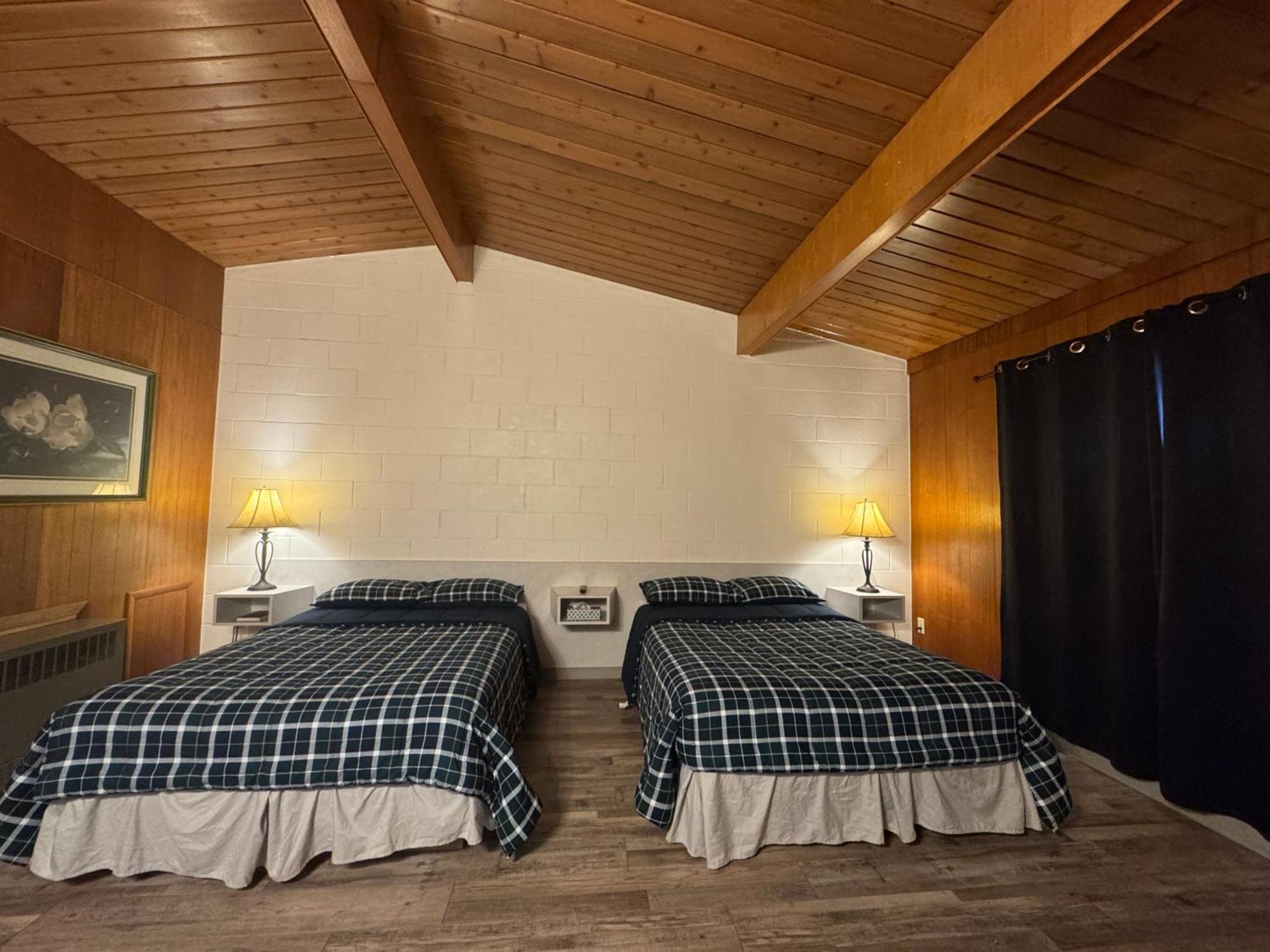 Ace Crown Motel Medicine Hat Zewnętrze zdjęcie