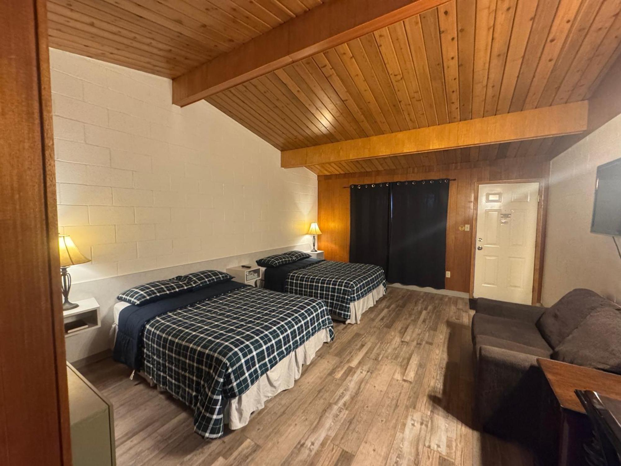 Ace Crown Motel Medicine Hat Zewnętrze zdjęcie